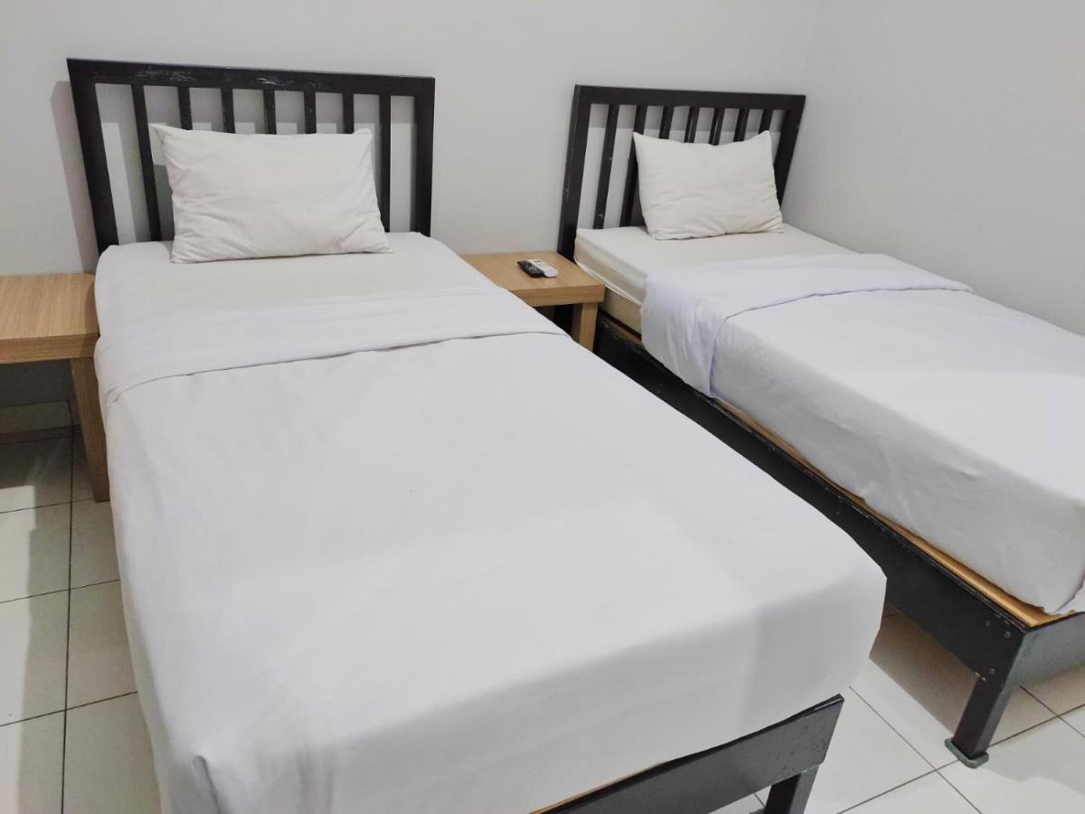 Hotel Syariah Tremigo Guesthouse Cirebon Exterior photo